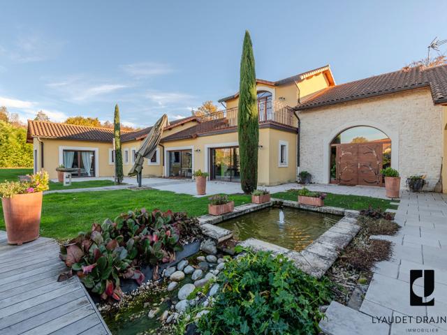 Maison 13 pièces 393 m²