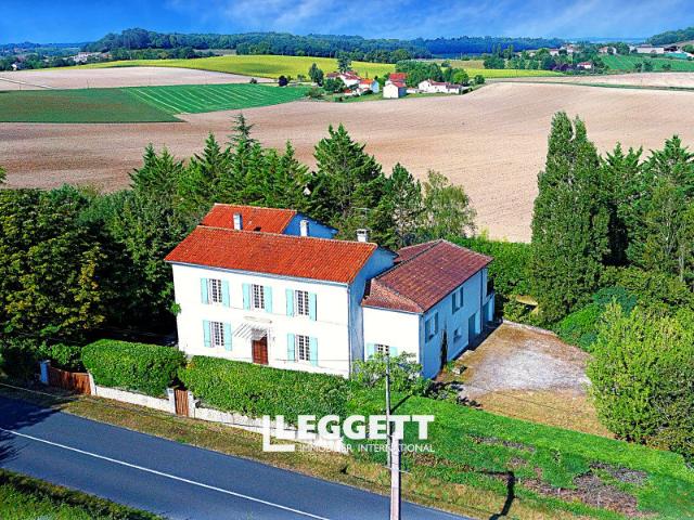 Maison 13 pièces 300 m²