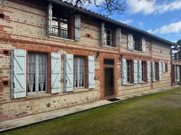 Maison 13 pièces 300 m²