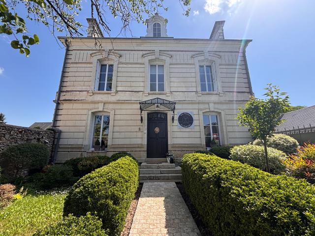 Maison 13 pièces 301 m²