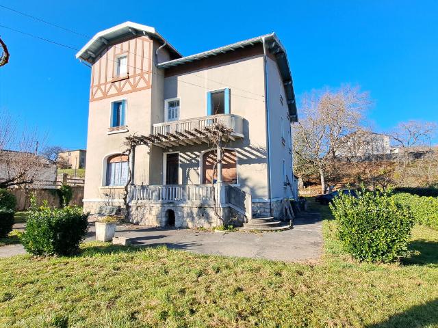 Maison 13 pièces 302 m²