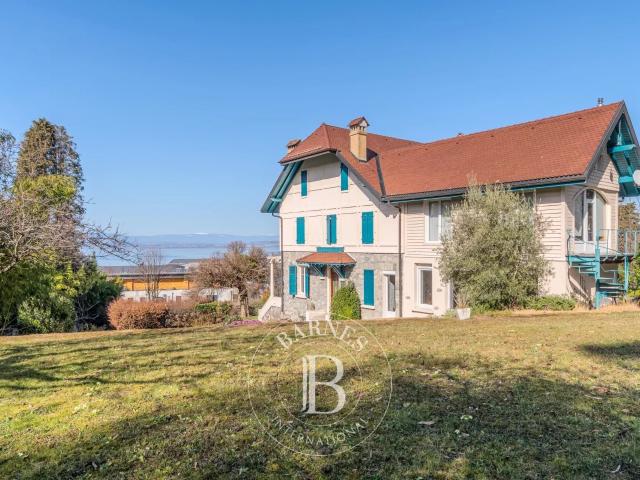 Maison 13 pièces 305 m²