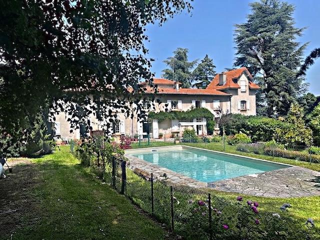 Maison 13 pièces 308 m²