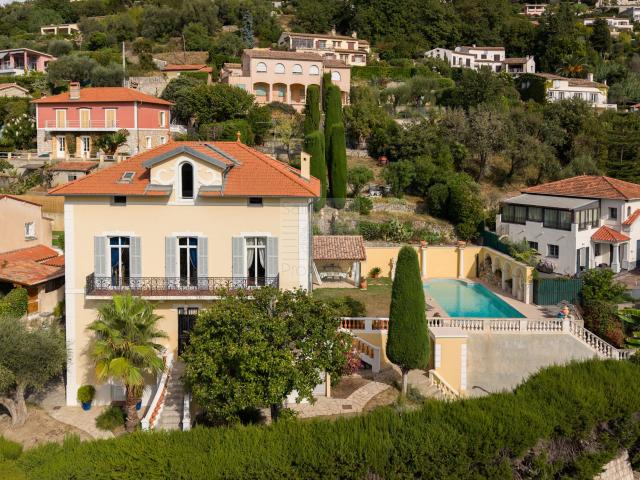 Maison 13 pièces 308 m²