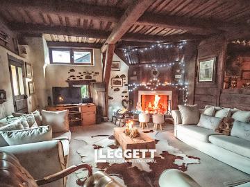 Maison 8 pièces 310 m²