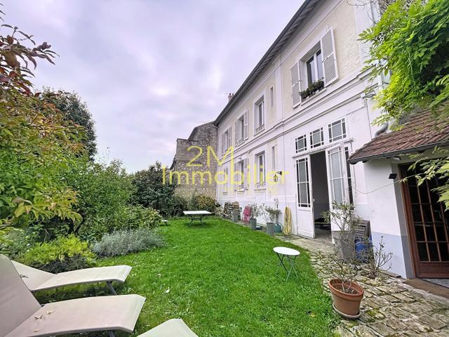 Maison 13 pièces 310 m²