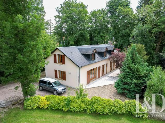Maison 13 pièces 310 m²
