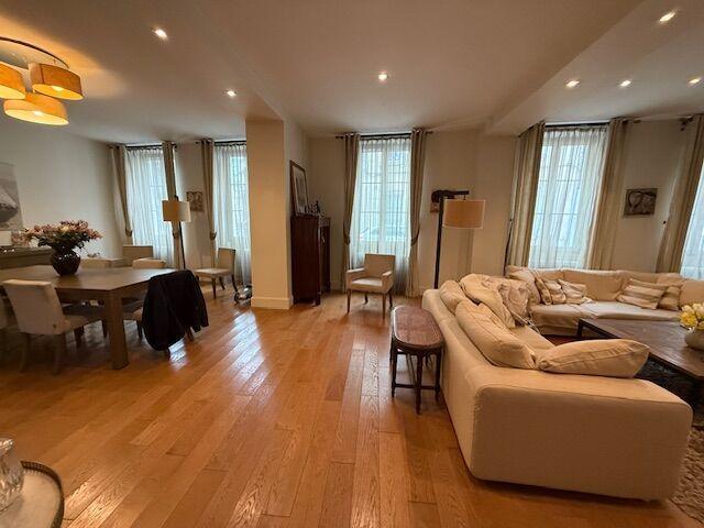 Maison 13 pièces 317 m²