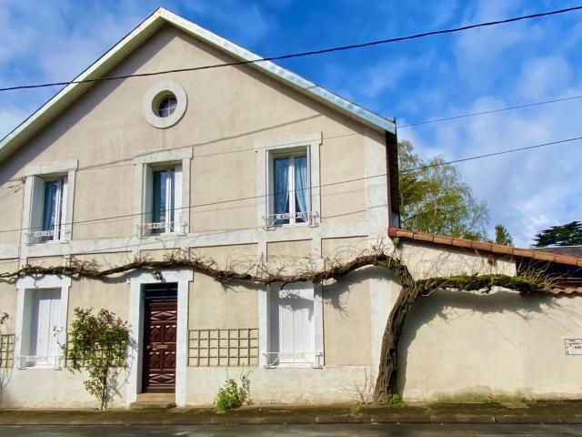 Maison 13 pièces 315 m²