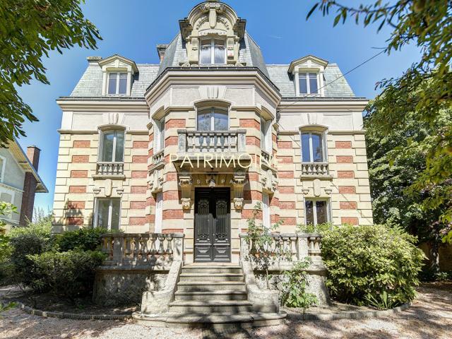 Maison 13 pièces 323 m²