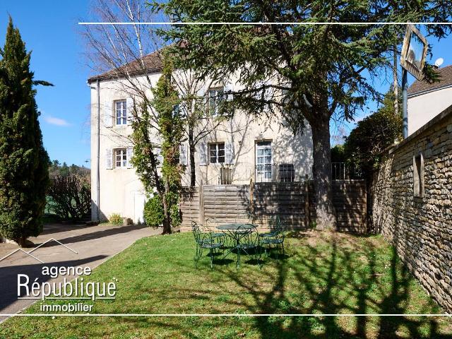 Maison 13 pièces 320 m²