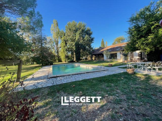 Maison 13 pièces 320 m²