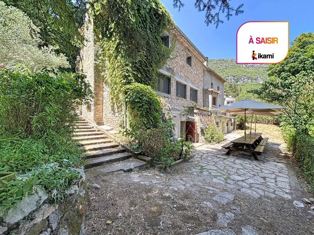 Maison 13 pièces 327 m²