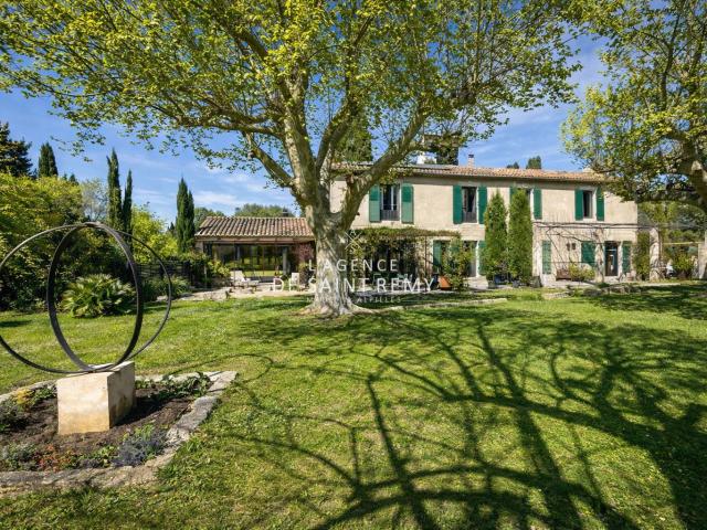 Maison 13 pièces 325 m²