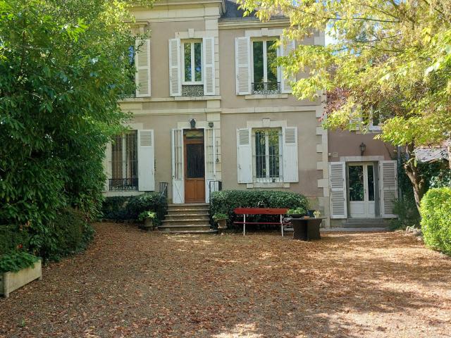 Maison 13 pièces 328 m²