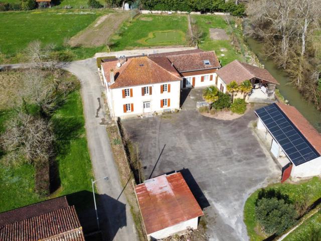 Maison 13 pièces 329 m²