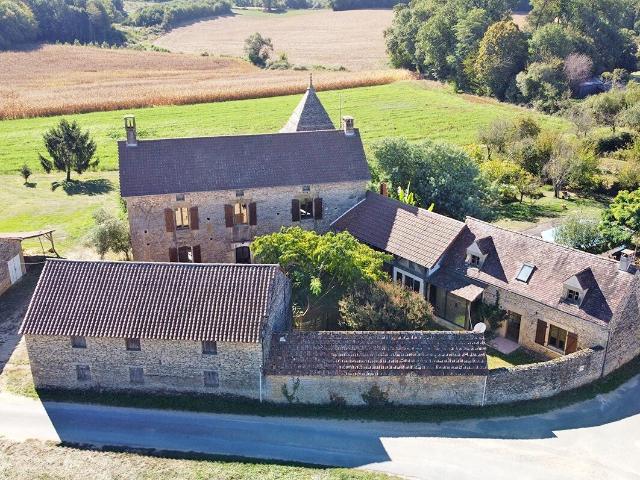 Maison 13 pièces 330 m²