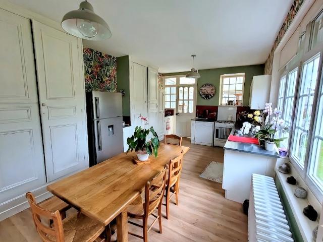 Maison 13 pièces 330 m²