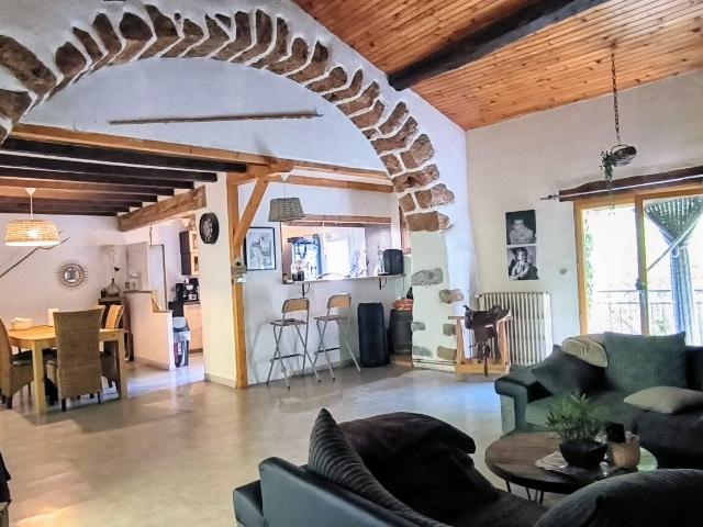 Maison 13 pièces 337 m²