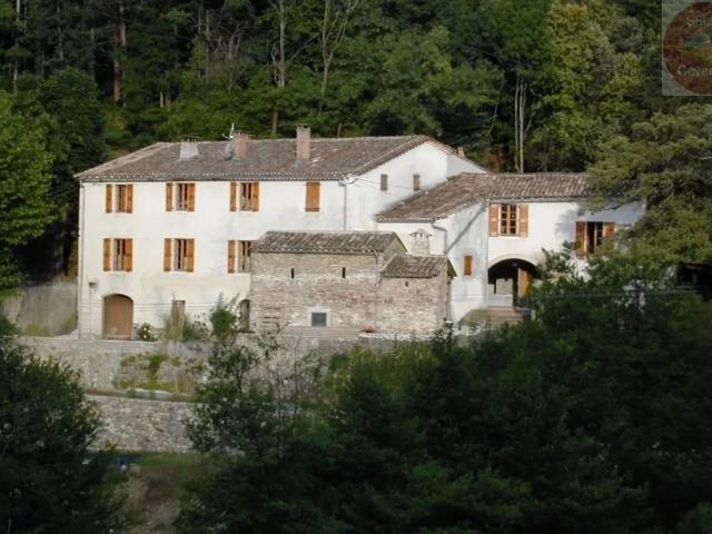 Maison 13 pièces 337 m²