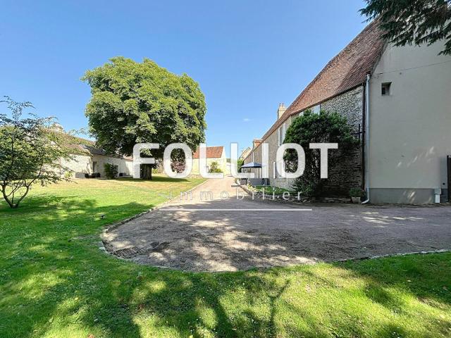Maison 13 pièces 334 m²