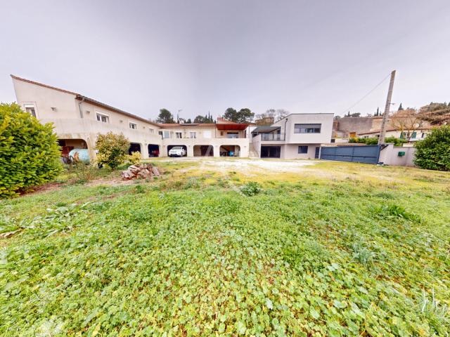 Maison 13 pièces 334 m²