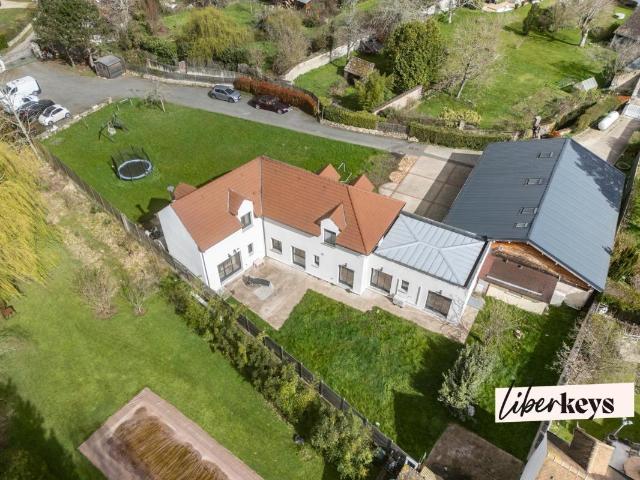 Maison 13 pièces 335 m²
