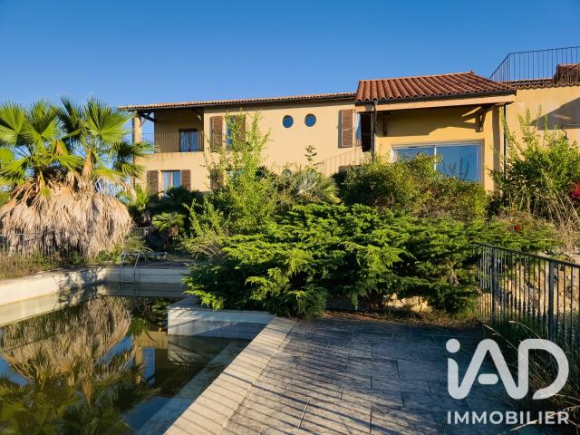 Maison 13 pièces 440 m²