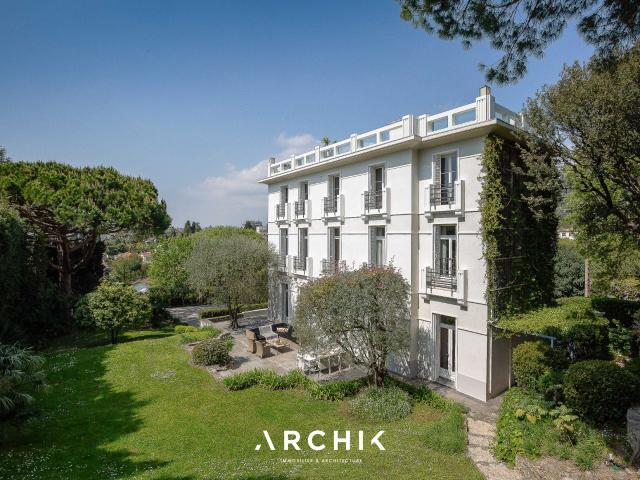 Maison 13 pièces 457 m²