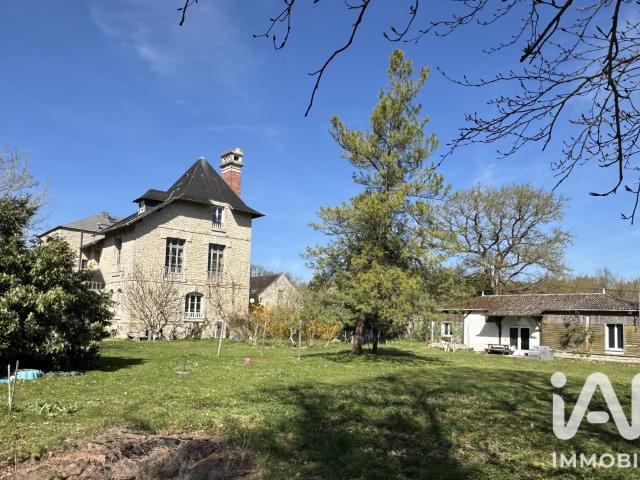 Maison 13 pièces 460 m²