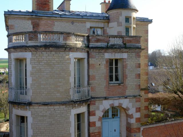Maison 13 pièces 470 m²
