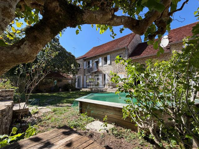 Maison 13 pièces 476 m²