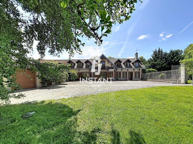 Maison 13 pièces 498 m²
