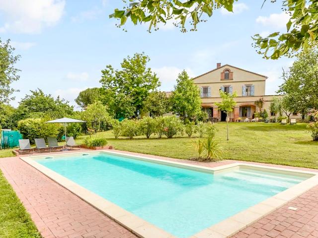 Maison 13 pièces 498 m²