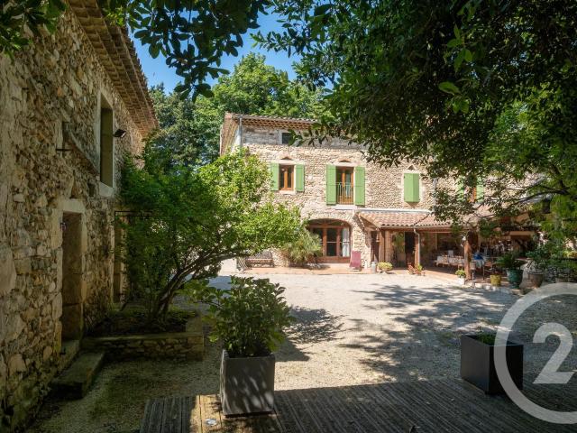 Maison 13 pièces 410 m²