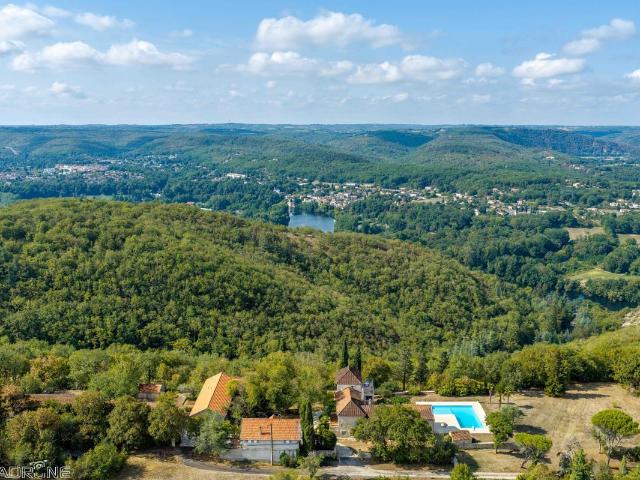 Maison 13 pièces 410 m²