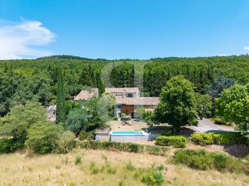 Maison 13 pièces 400 m²