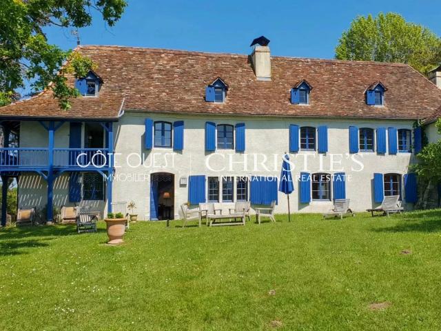 Maison 13 pièces 420 m²