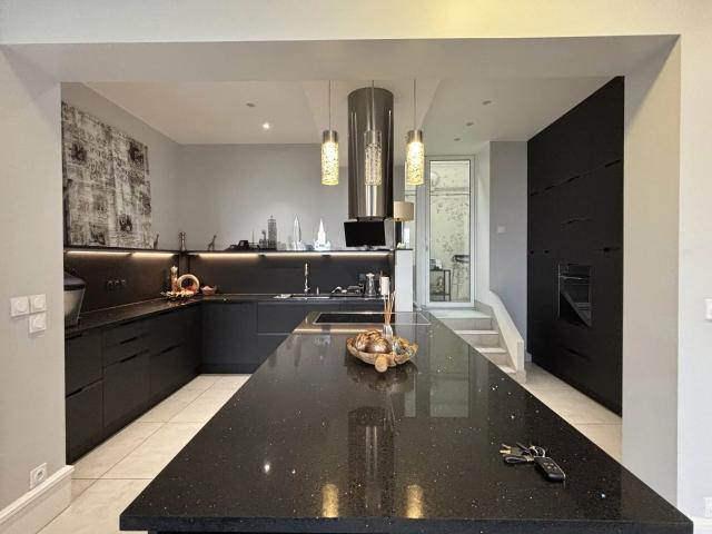 Maison 13 pièces 420 m²