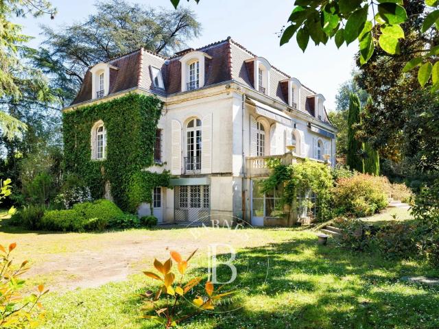 Maison 13 pièces 428 m²