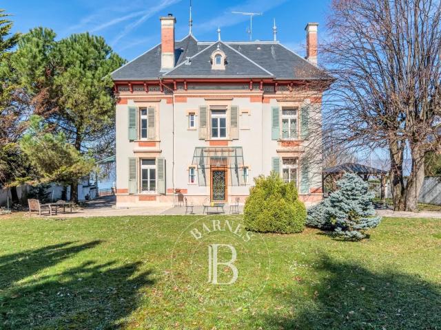 Maison 13 pièces 433 m²