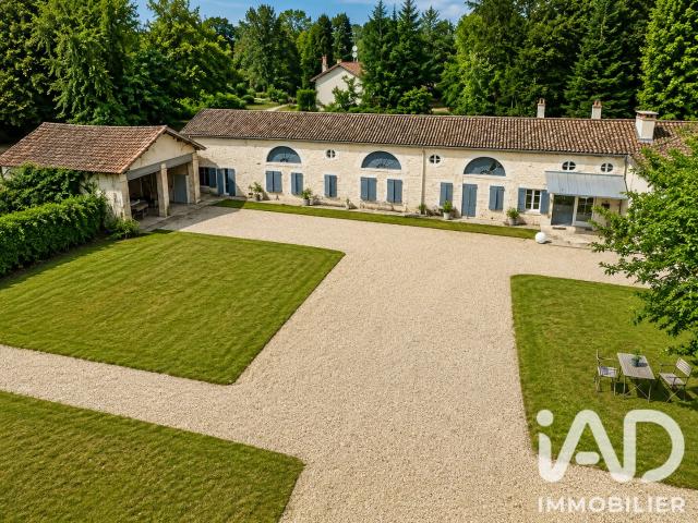 Maison 13 pièces 439 m²