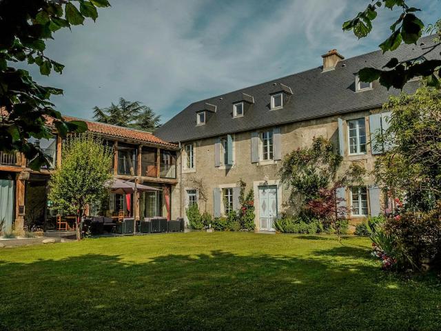 Maison 13 pièces 541 m²