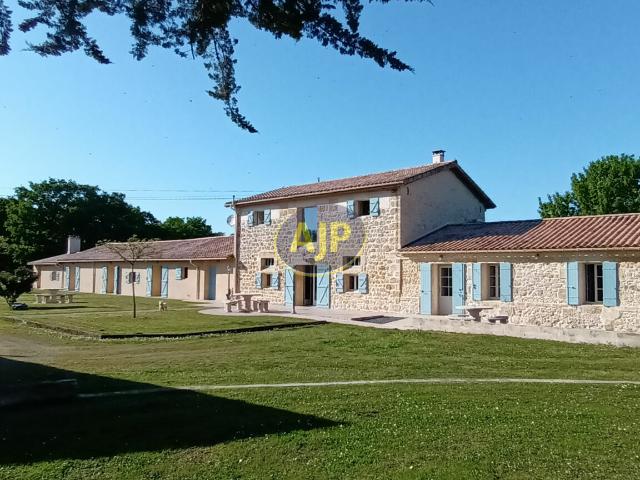 Maison 13 pièces 550 m²