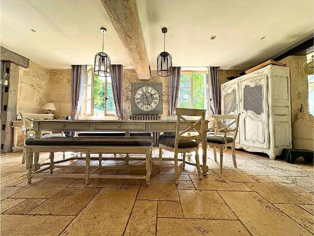 Maison 13 pièces 522 m²
