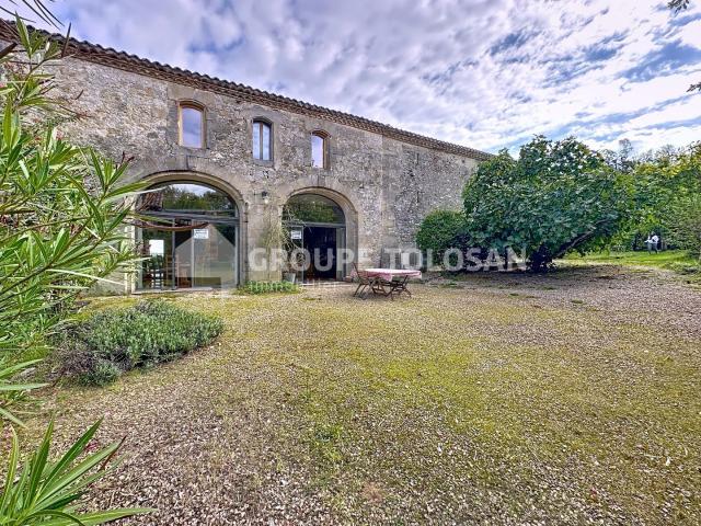 Maison 13 pièces 660 m²