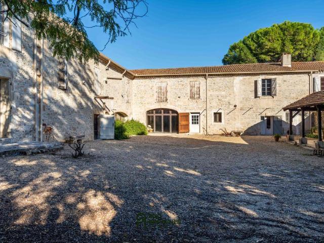 Maison 13 pièces 800 m²