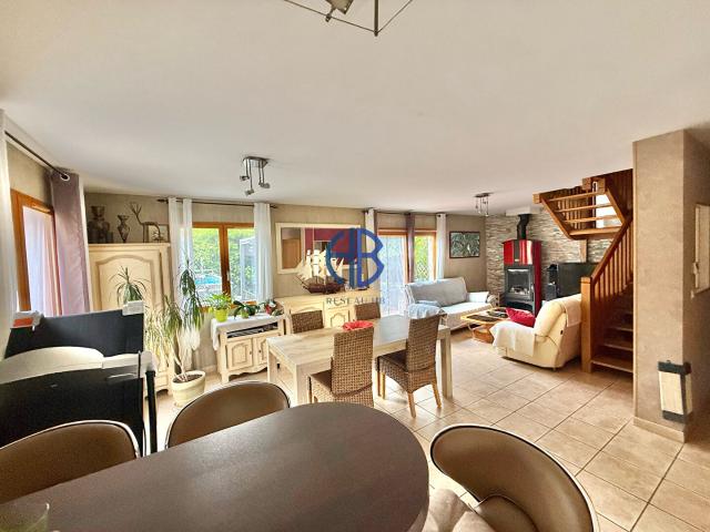 Maison 144m2 4/5 ch dans environnement hyper calme 1500m2 terrain