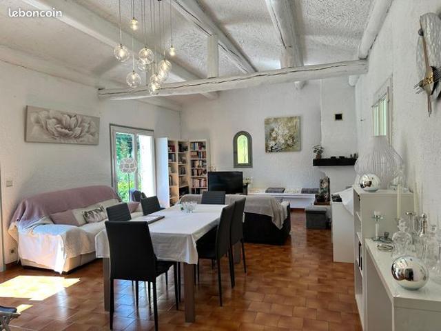 Maison 145 m² studio indépendant sous sol piscine