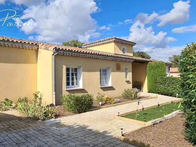 MAISON 147 m2 avec piscine